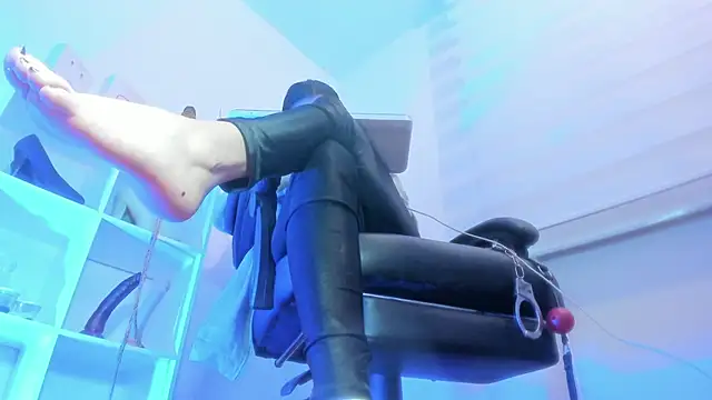 charlotte joliedart online show from 10.09.25