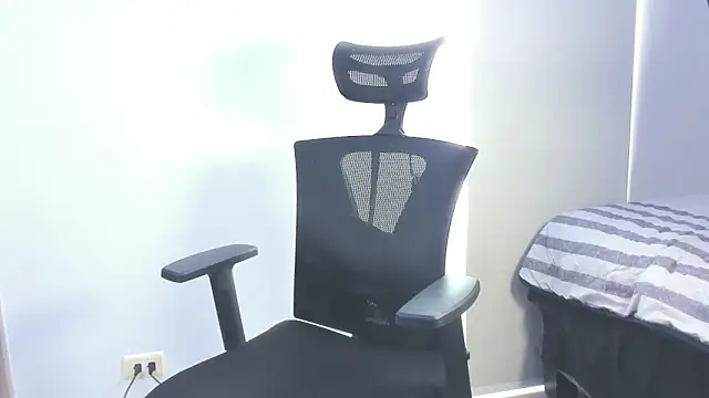 Snapshot of AdonisKnight chatting on 04.14.26 AdonisKnight online show from 04.14.26