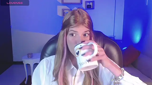 Nora Vennucci online show from 01.06.25