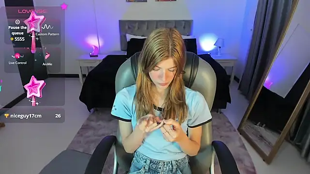 Nora Vennucci online show from 03.04.25