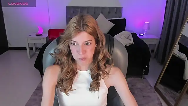 Nora Vennucci online show from 03.08.25