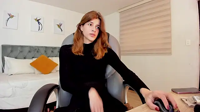 Nora Vennucci online show from 09.09.25