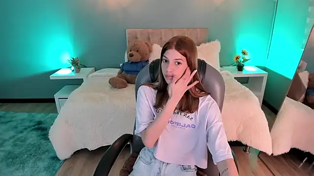 Nora Vennucci online show from 10.07.25