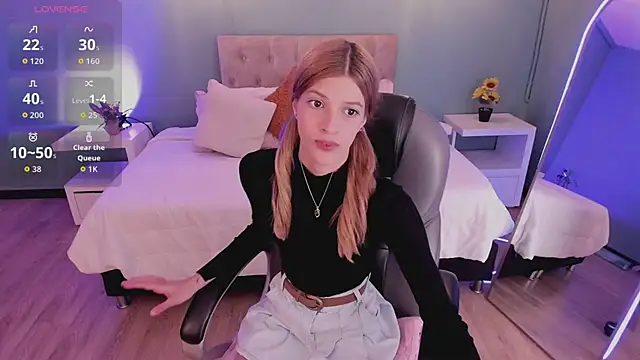 Nora Vennucci online show from 04.07.26