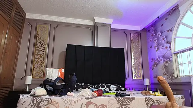 mature bigass   online show from 12.13.25