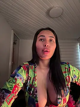 Anily Lovely online show from 04.14.26