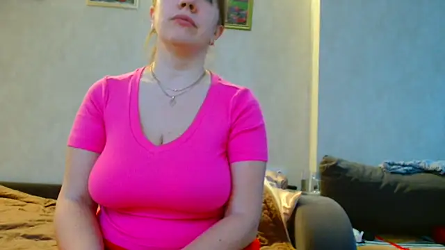 Snapshot of Brionia chatting on 02.07.26 Brionia online show from 02.07.26