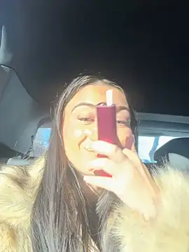 EsmeeLuv online show from 12.18.24