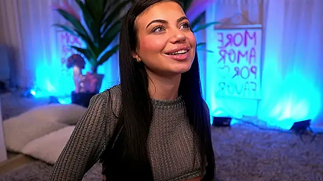 EsmeeLuv online show from 02.20.25