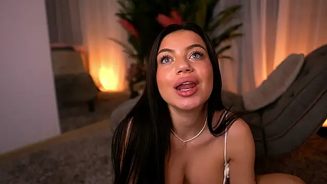 EsmeeLuv online show from 03.12.25