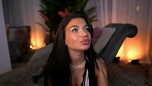 EsmeeLuv online show from 03.12.25