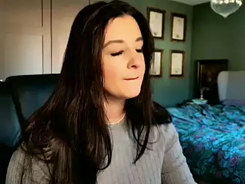 flatwhite0 online show from 03.06.25