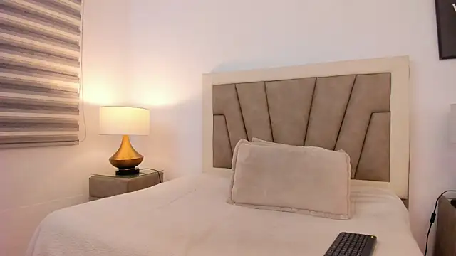 JaneLondon online show from 01.25.25