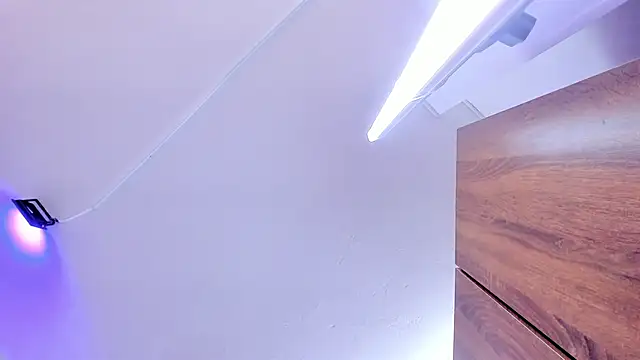 Amy Kiitty  online show from 10.04.25