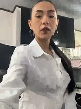 Amy Kiitty  online show from 04.07.26