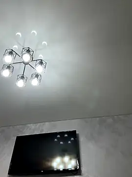 viviandaimond1 online show from 10.17.25