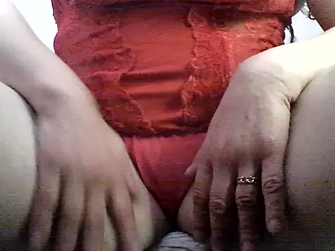 straichathot 08 online show from 10.23.25