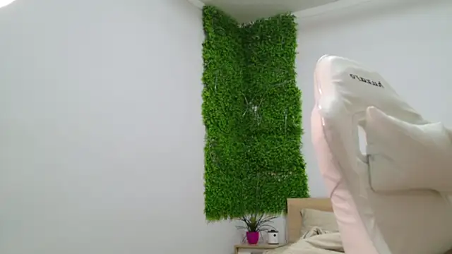 Lorennameliyy online show from 02.13.25