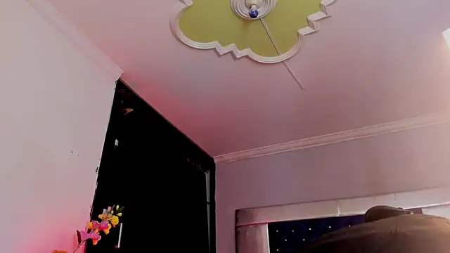 Eyleen Santos online show from 04.21.26