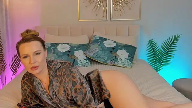    Cindy    online show from 02.02.25