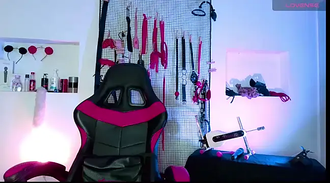 Megaan Greey online show from 01.19.25