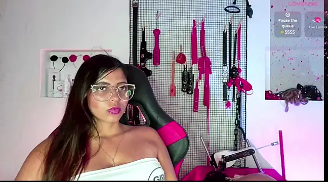 Megaan Greey online show from 02.07.25