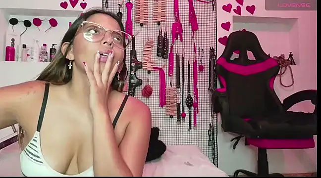 Megaan Greey online show from 03.04.25