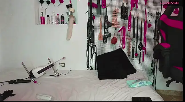 Megaan Greey online show from 03.07.25