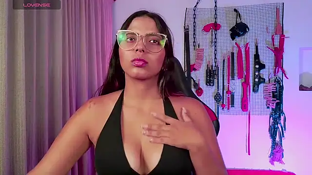 Megaan Greey online show from 10.11.25