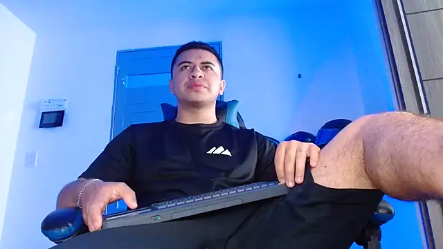 Snapshot of SexyBoy-Bigclit chatting on 06.29.26 SexyBoy-Bigclit online show from 06.29.26