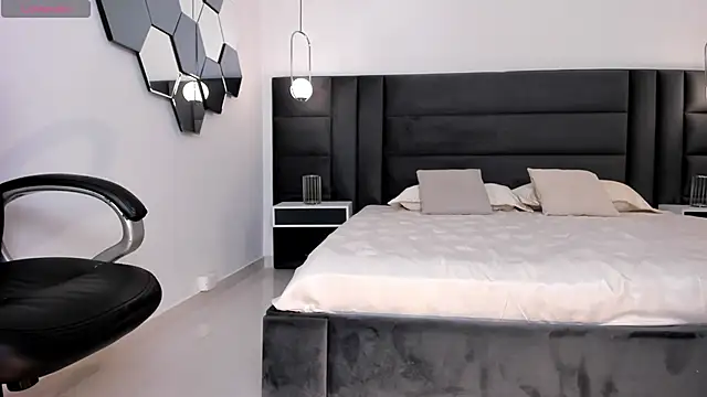 KatieNolan 1 online show from 10.11.25