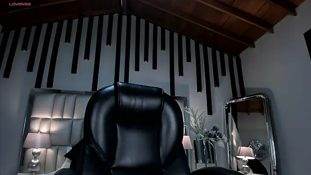 KatieNolan 1 online show from 11.04.25