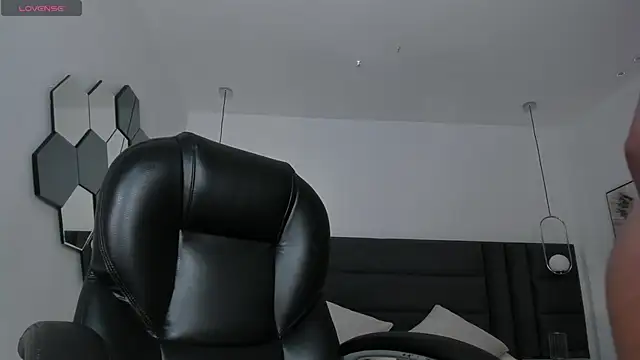 KatieNolan 1 online show from 12.04.25