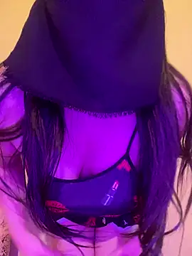 Cameelia online show from 10.29.25