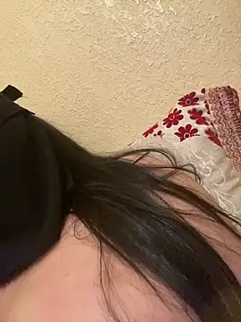 Cameelia online show from 11.23.25