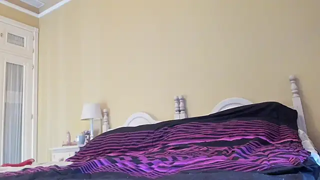 nycole new online show from 10.05.25