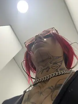 Snapshot of Kuromi_LS chatting on 10.09.25 Kuromi LS online show from 10.09.25