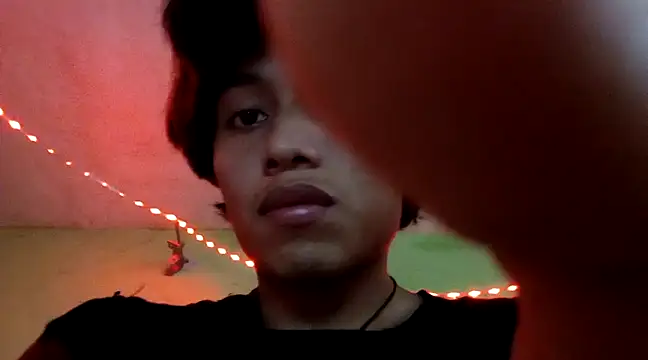 Snapshot of ruygw chatting on 02.16.25 ruygw online show from 02.16.25