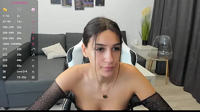 Snapshot of Kimi_Ivy chatting on 09.29.25 Kimi Ivy online show from 09.29.25