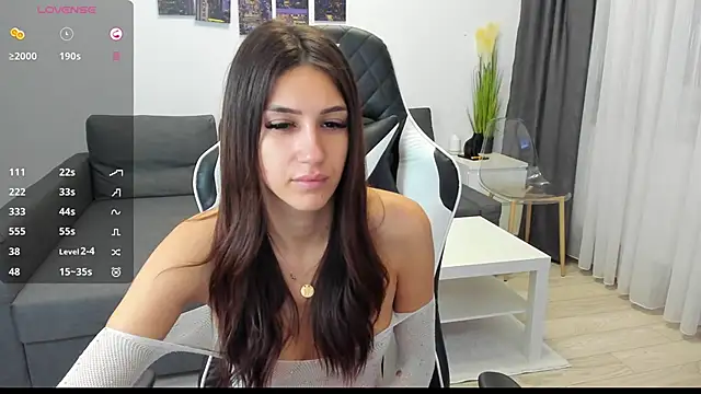 Snapshot of Kimi_Ivy chatting on 10.13.25 Kimi Ivy online show from 10.13.25