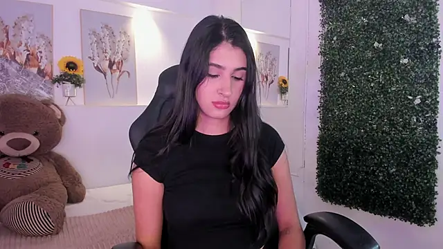 Snapshot of Ashley_Evans18 chatting on 10.24.25 Ashley Evans18 online show from 10.24.25