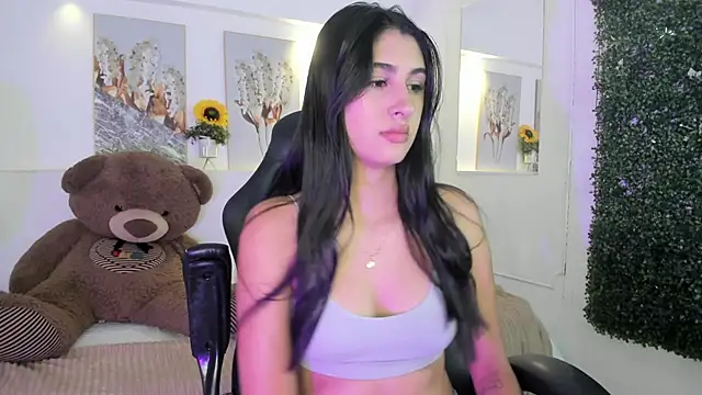 Snapshot of Ashley_Evans18 chatting on 10.25.25 Ashley Evans18 online show from 10.25.25