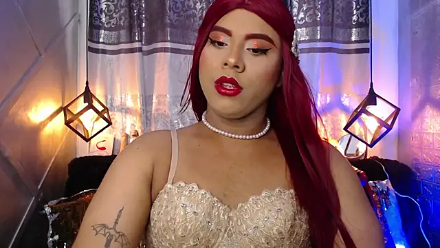 Snapshot of Emili_Roux chatting on 10.04.25 Emili Roux online show from 10.04.25