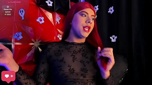 Snapshot of Emili_Roux chatting on 10.19.25 Emili Roux online show from 10.19.25