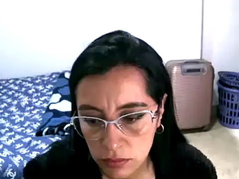 Snapshot of hailey85 chatting on 01.04.25 hailey85 online show from 01.04.25