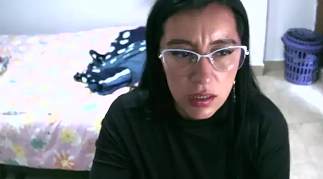 Snapshot of hailey85 chatting on 02.08.25 hailey85 online show from 02.08.25