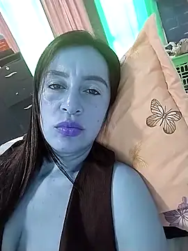 Snapshot of hailey85 chatting on 02.21.25 hailey85 online show from 02.21.25