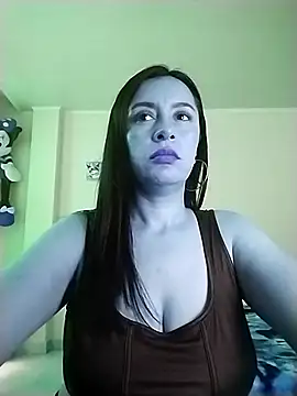 Snapshot of hailey85 chatting on 10.15.25 hailey85 online show from 10.15.25