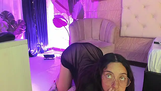 sadashi moon  online show from 03.05.25