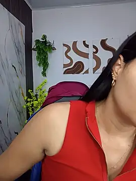 Snapshot of elena_jonees chatting on 06.23.26 elena jonees online show from 06.23.26